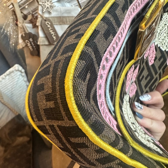 Fendi Zucca Floral Embroidered Baguette Medium - Picture 8 of 16